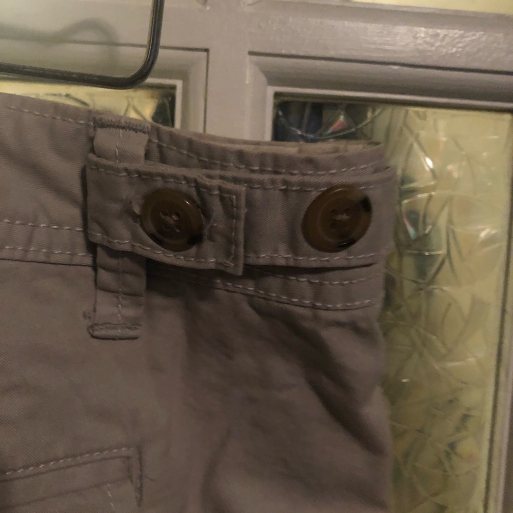 Old Navy khaki shorts Size 12 - Picture 6 of 7